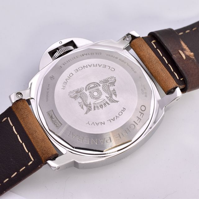 Panerai Royal Navy Clearance Diver PAM00664 Image 4